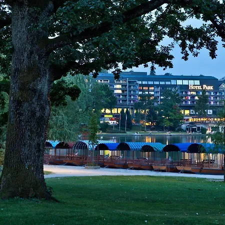 Park - Sava & Ξενοδοχείο