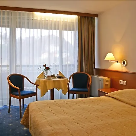 Ξενοδοχείο Park - Sava & Μπλεντ