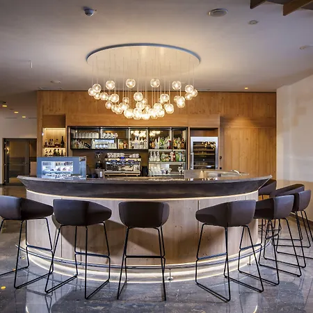 Ξενοδοχείο Park - Sava & 4*